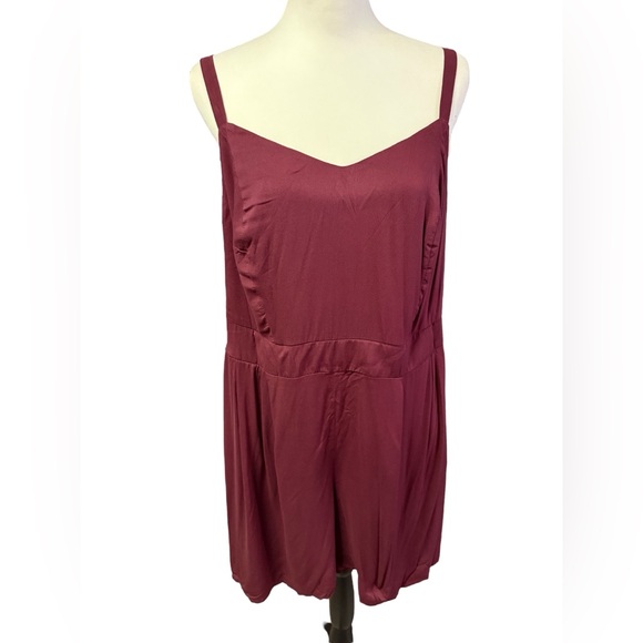 Torrid Challis Romper in burgundy women’s sz 1 1X 14/16 new nwt - Picture 4 of 12